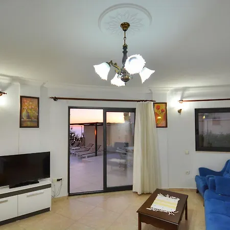 Adel Villa